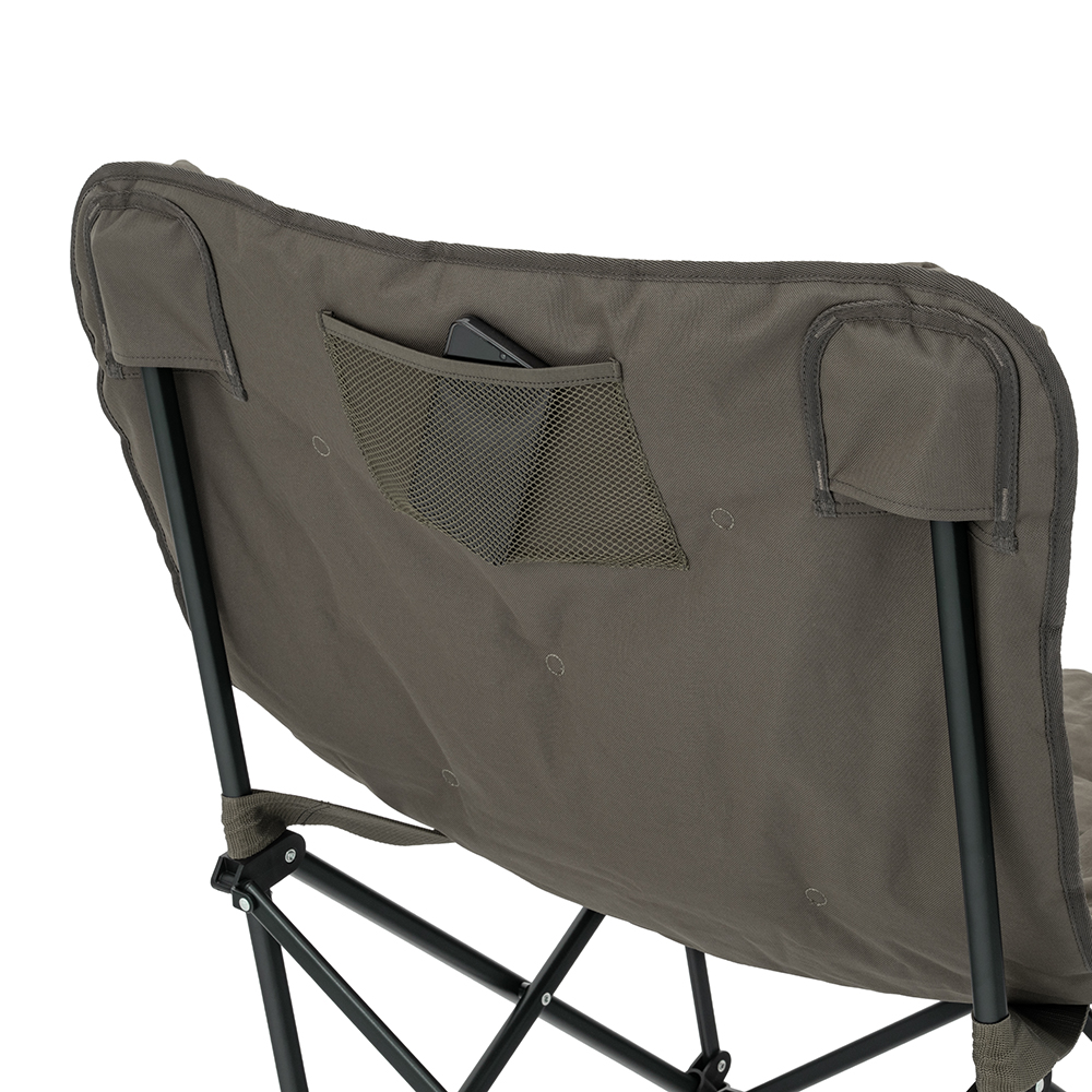 背面には小物を収納可能なポケット